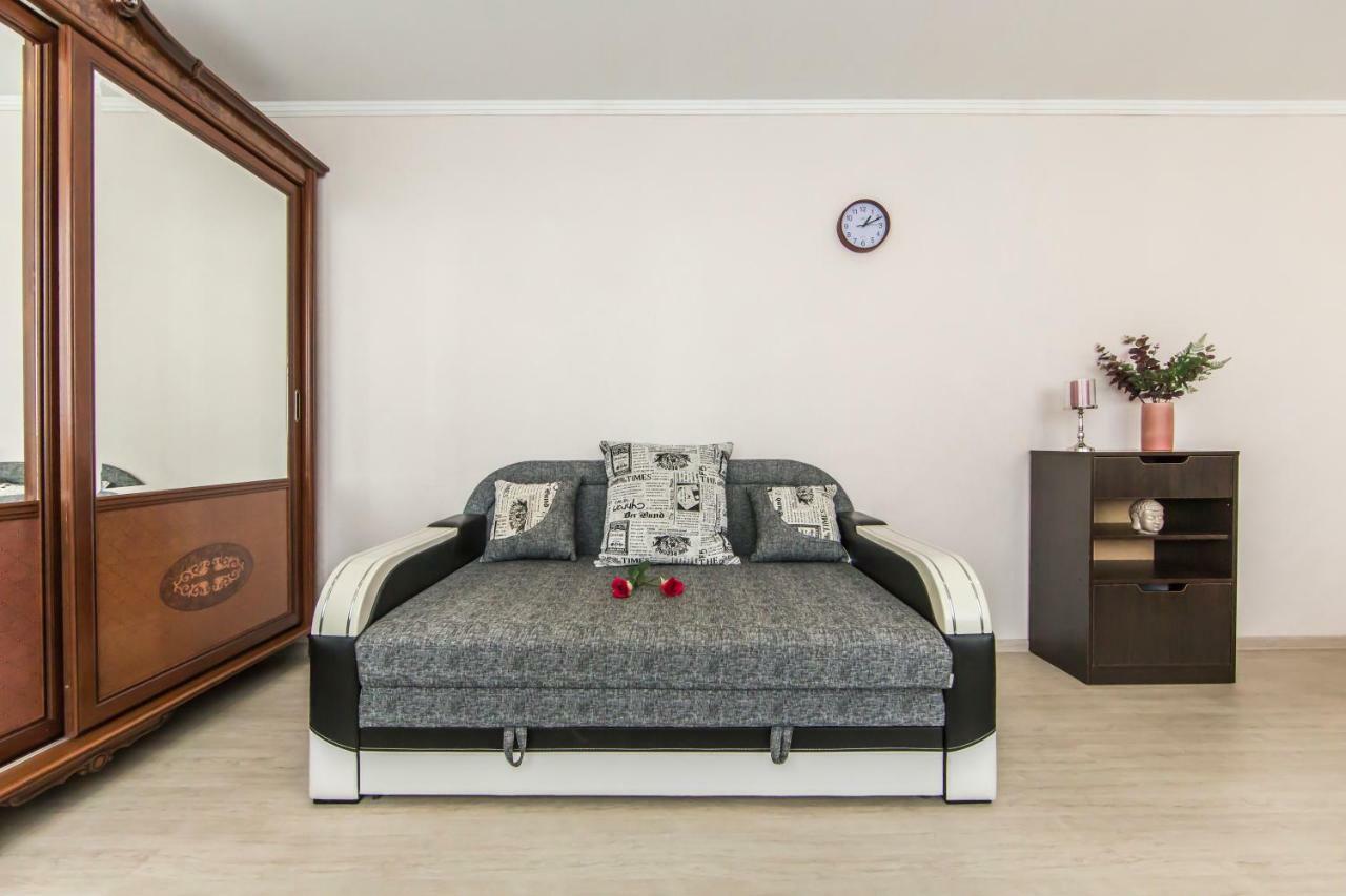 Super View, Luxury Apartment Near Chernihiv Metro. 키예프 외부 사진