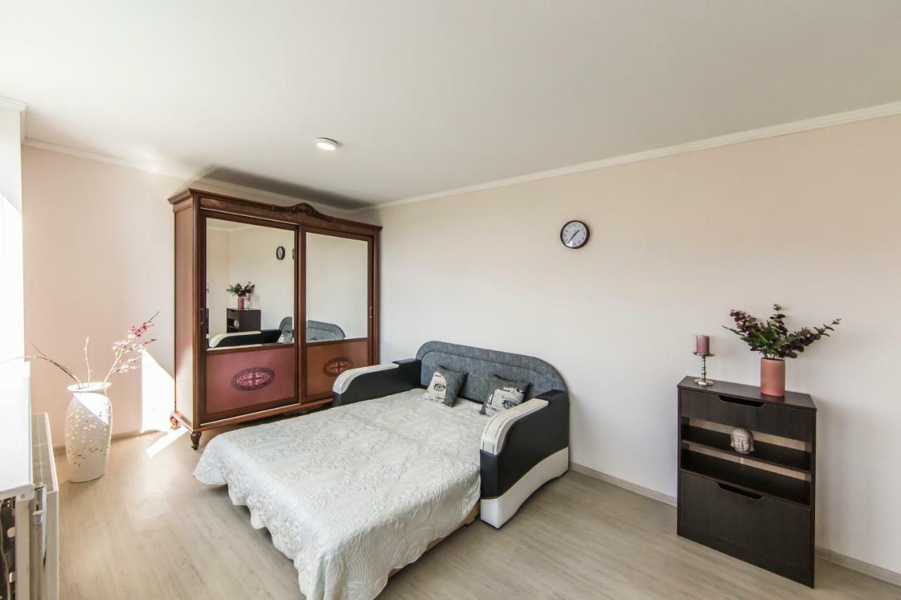 Super View, Luxury Apartment Near Chernihiv Metro. 키예프 외부 사진