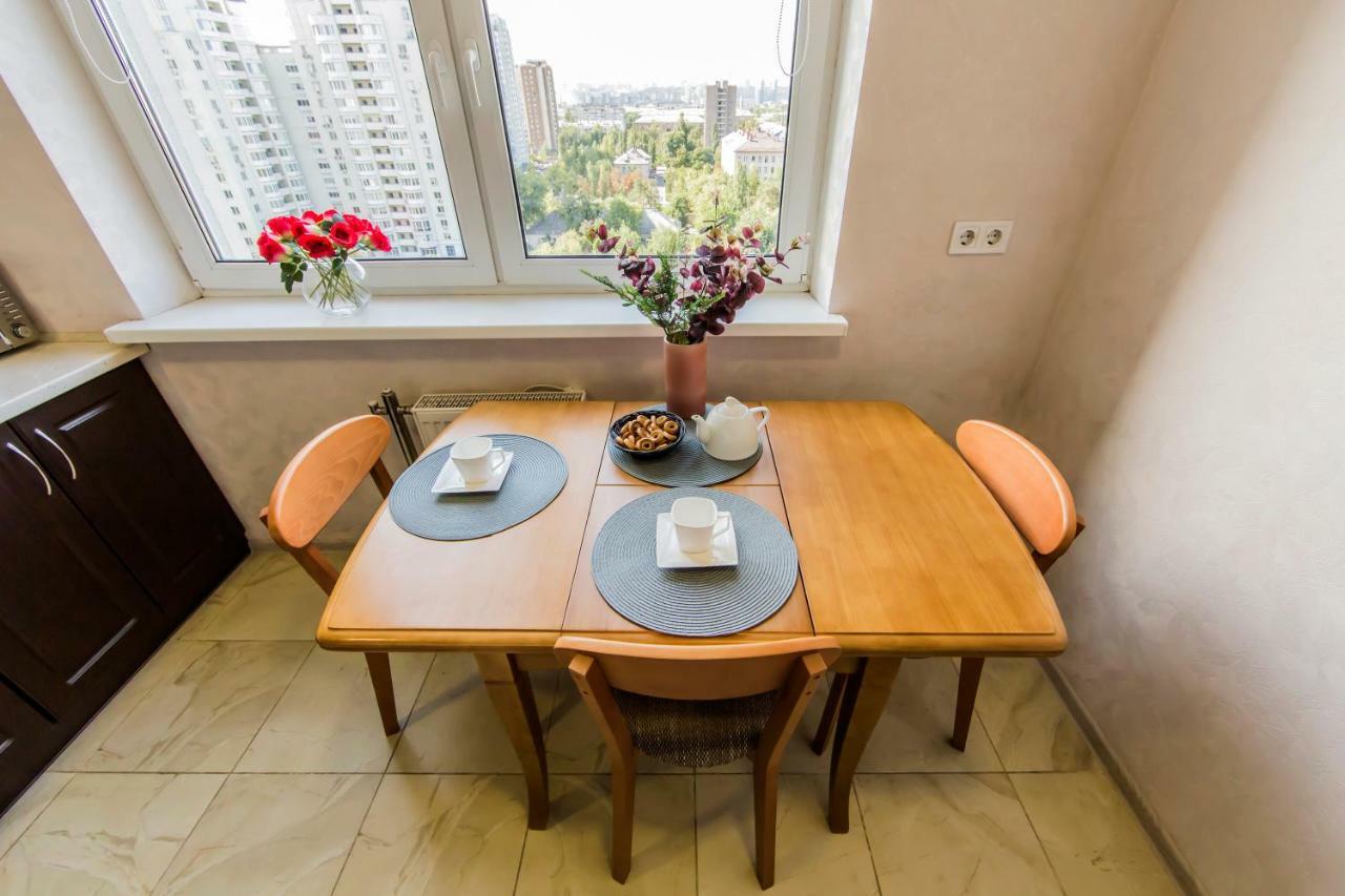 Super View, Luxury Apartment Near Chernihiv Metro. 키예프 외부 사진