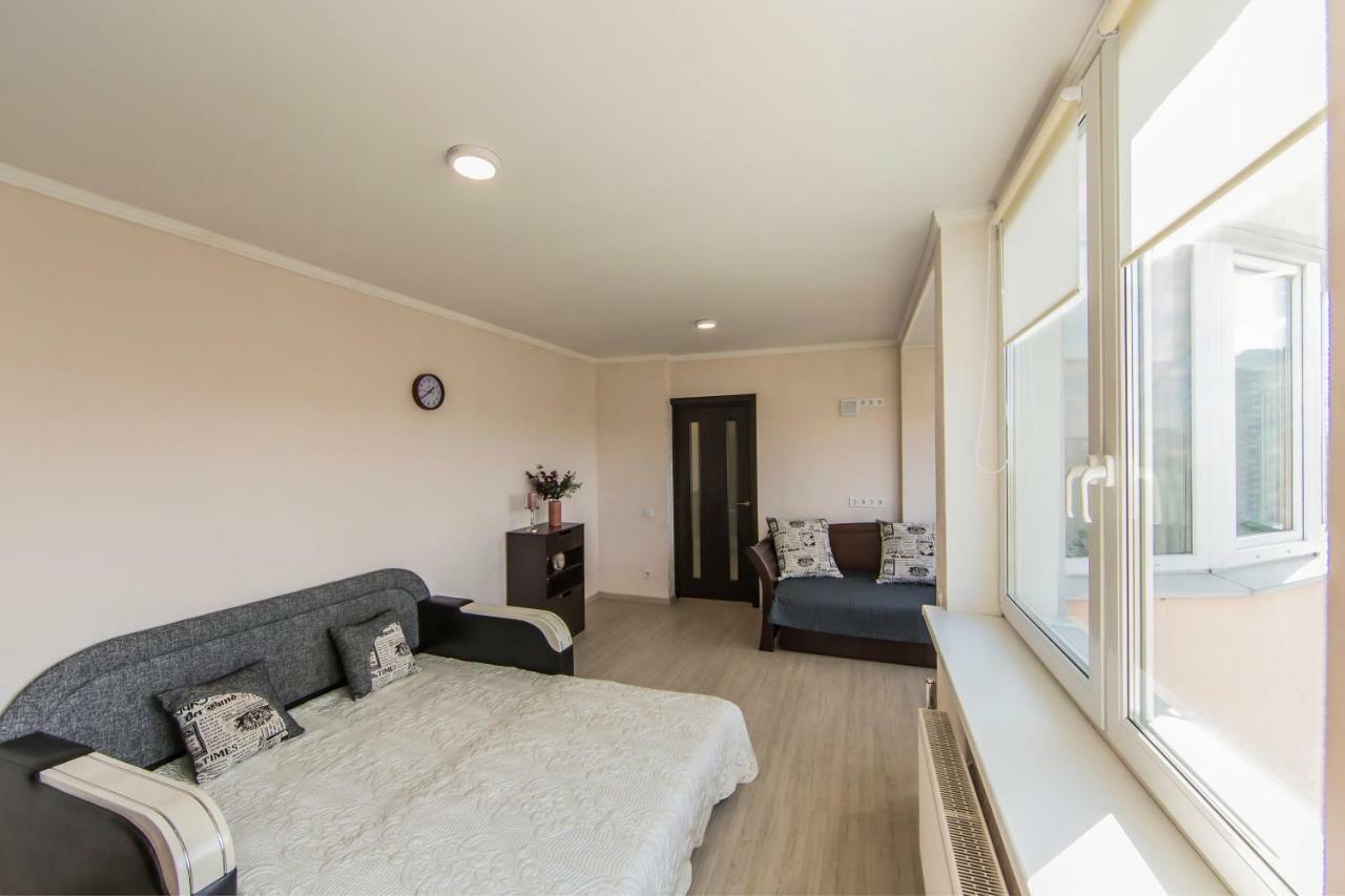 Super View, Luxury Apartment Near Chernihiv Metro. 키예프 외부 사진