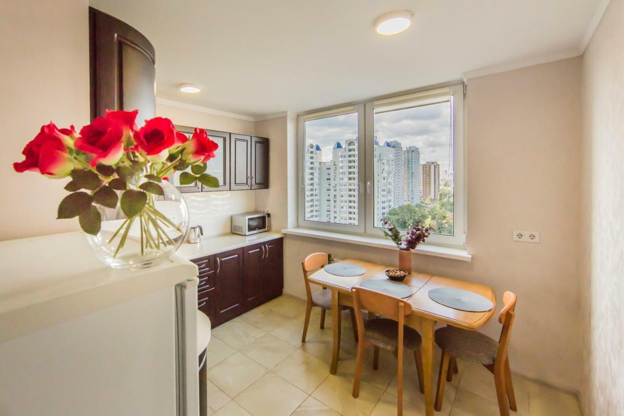 Super View, Luxury Apartment Near Chernihiv Metro. 키예프 외부 사진
