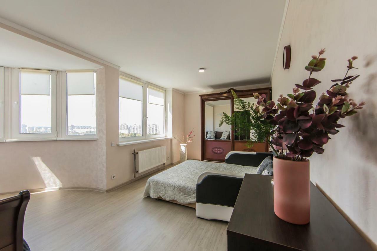Super View, Luxury Apartment Near Chernihiv Metro. 키예프 외부 사진