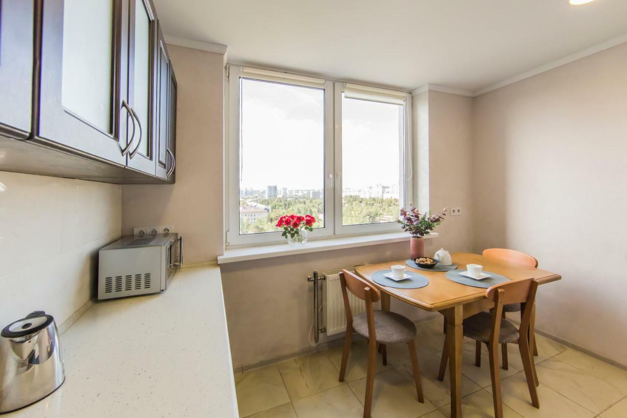 Super View, Luxury Apartment Near Chernihiv Metro. 키예프 외부 사진