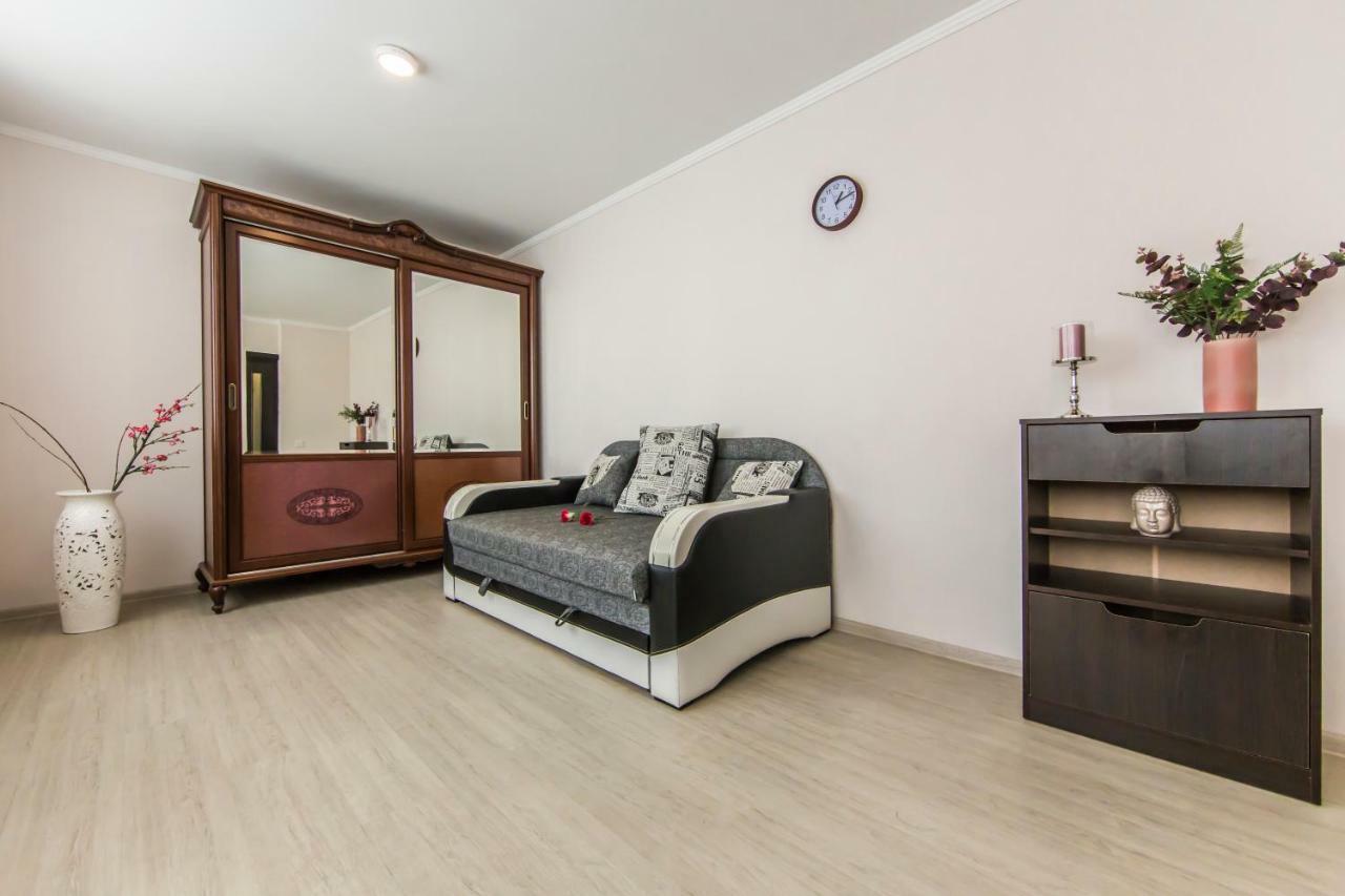 Super View, Luxury Apartment Near Chernihiv Metro. 키예프 외부 사진